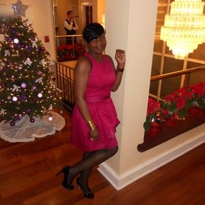 Meet your Posher, Maxine